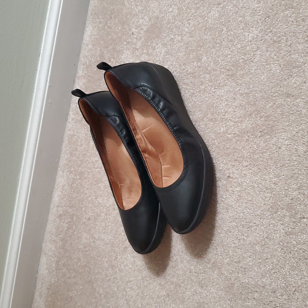 Vionic Black Jacey wedges 8
